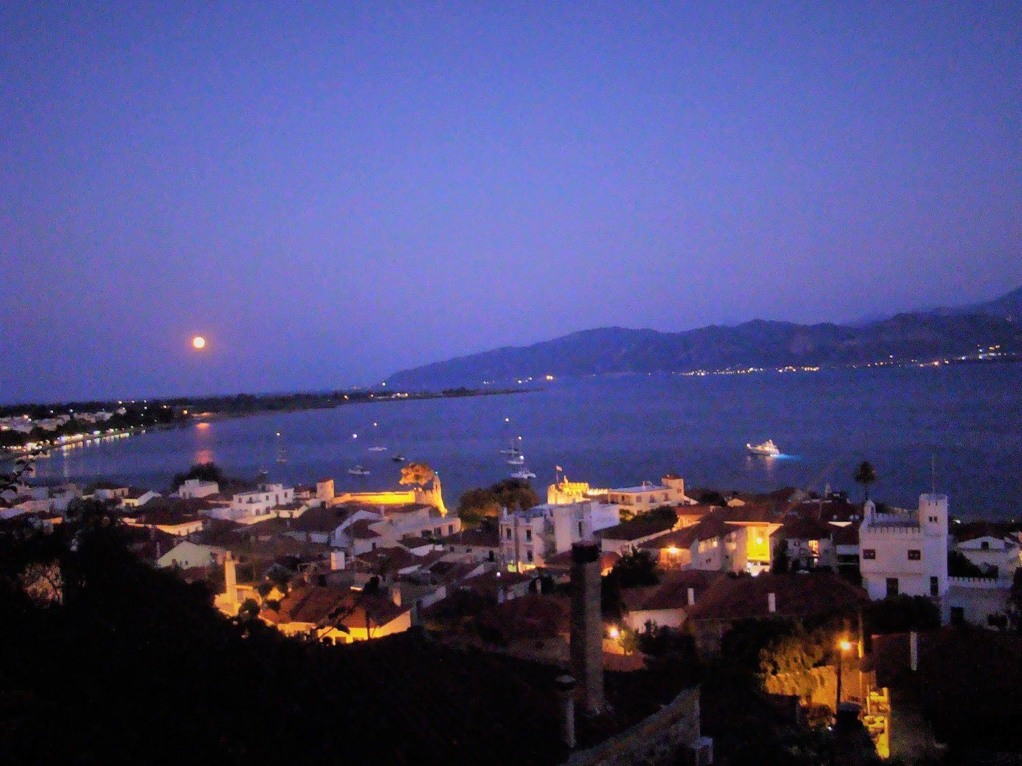 Ilion Hotel Nafpaktos Buitenkant foto